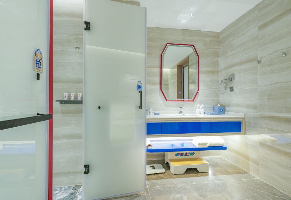 奥特欢乐园家庭房