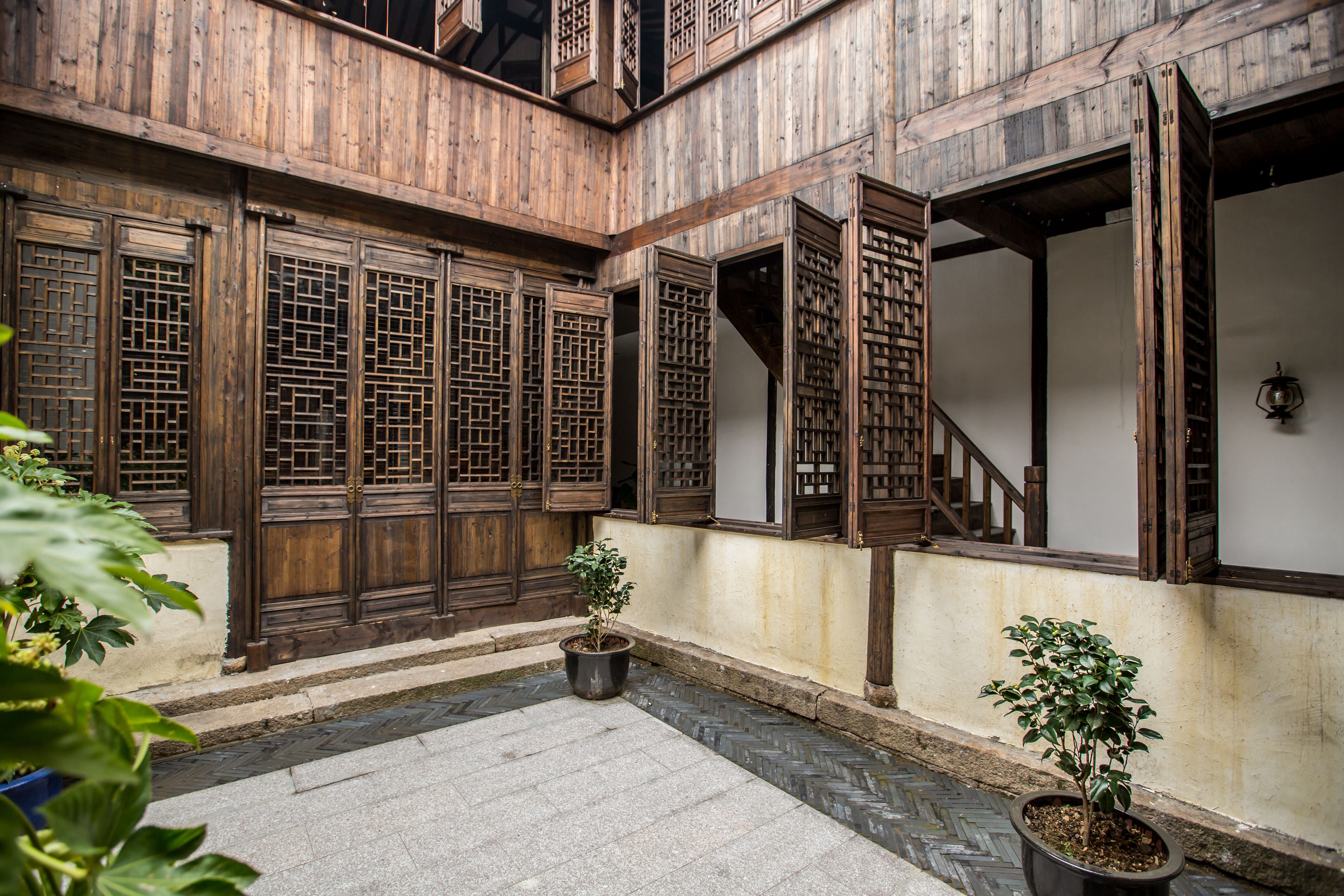 临河独栋·三卧一庭院江南庭院（73号）（绝美雕花床+超大榻榻米+独立厨房）