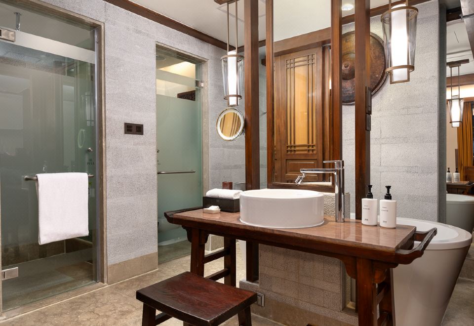 InterContinental Lijiang Ancient Town ResortPrivilege Queen Room