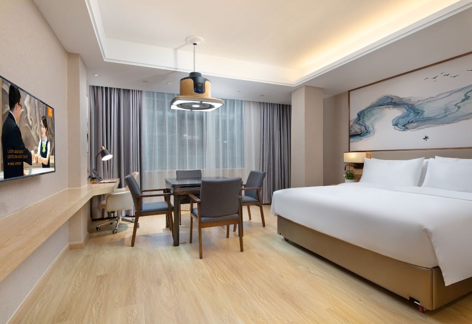 Vienna Hotel (Longhui Bus Terminal)Double Room (With Chess & Cards)