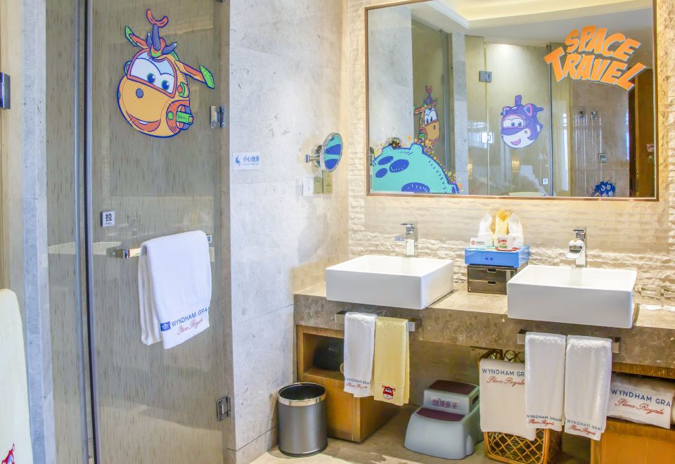 超级飞侠太空主题家庭房