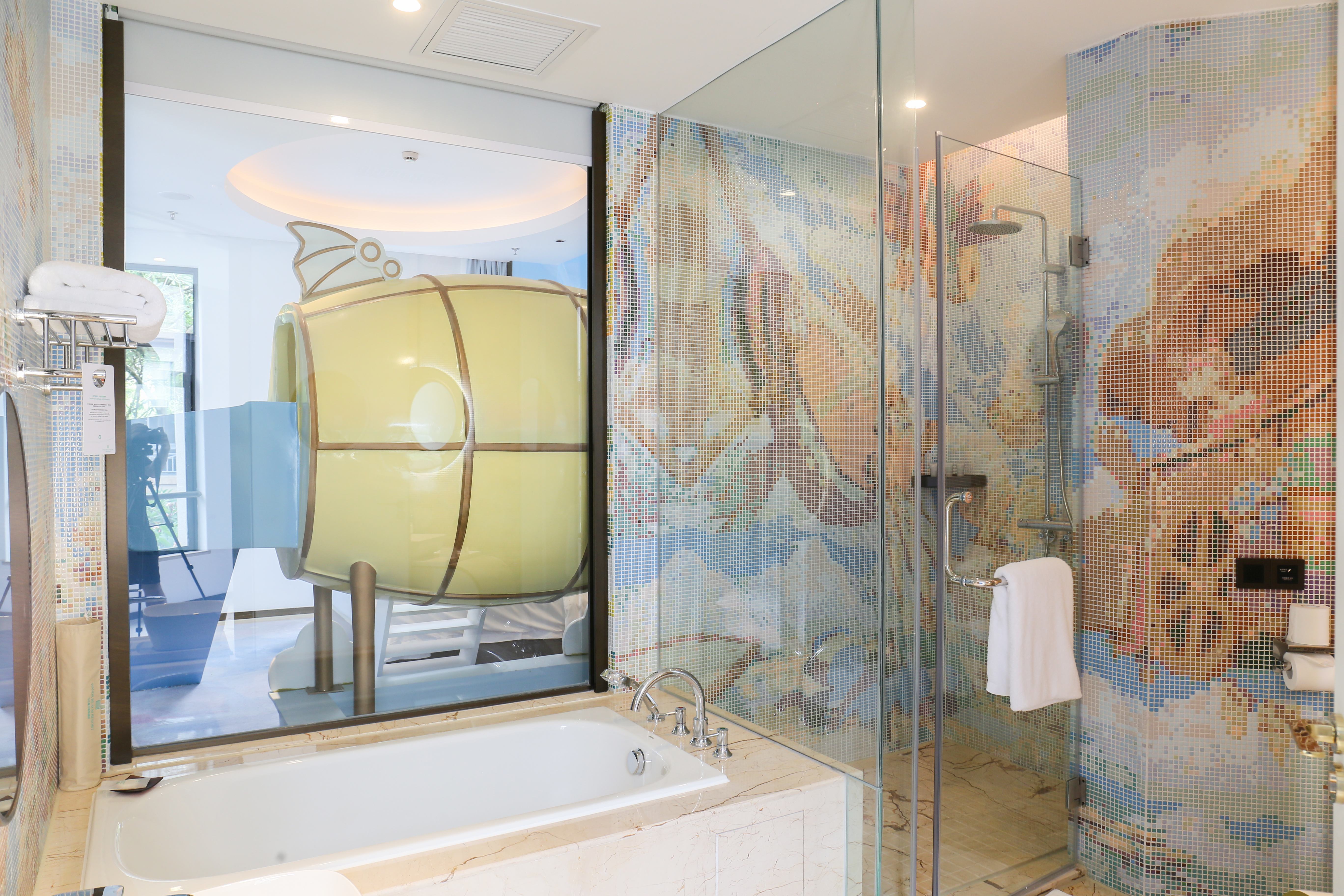 云端奇遇?胶囊床亲子房