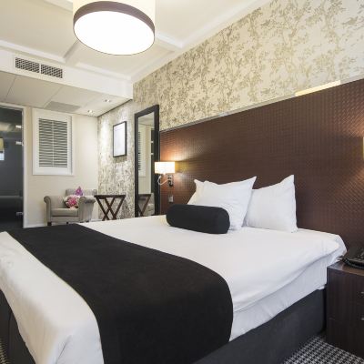 Twin Room Souterrain (Limited View) Hotel Notting Hill Promo Code