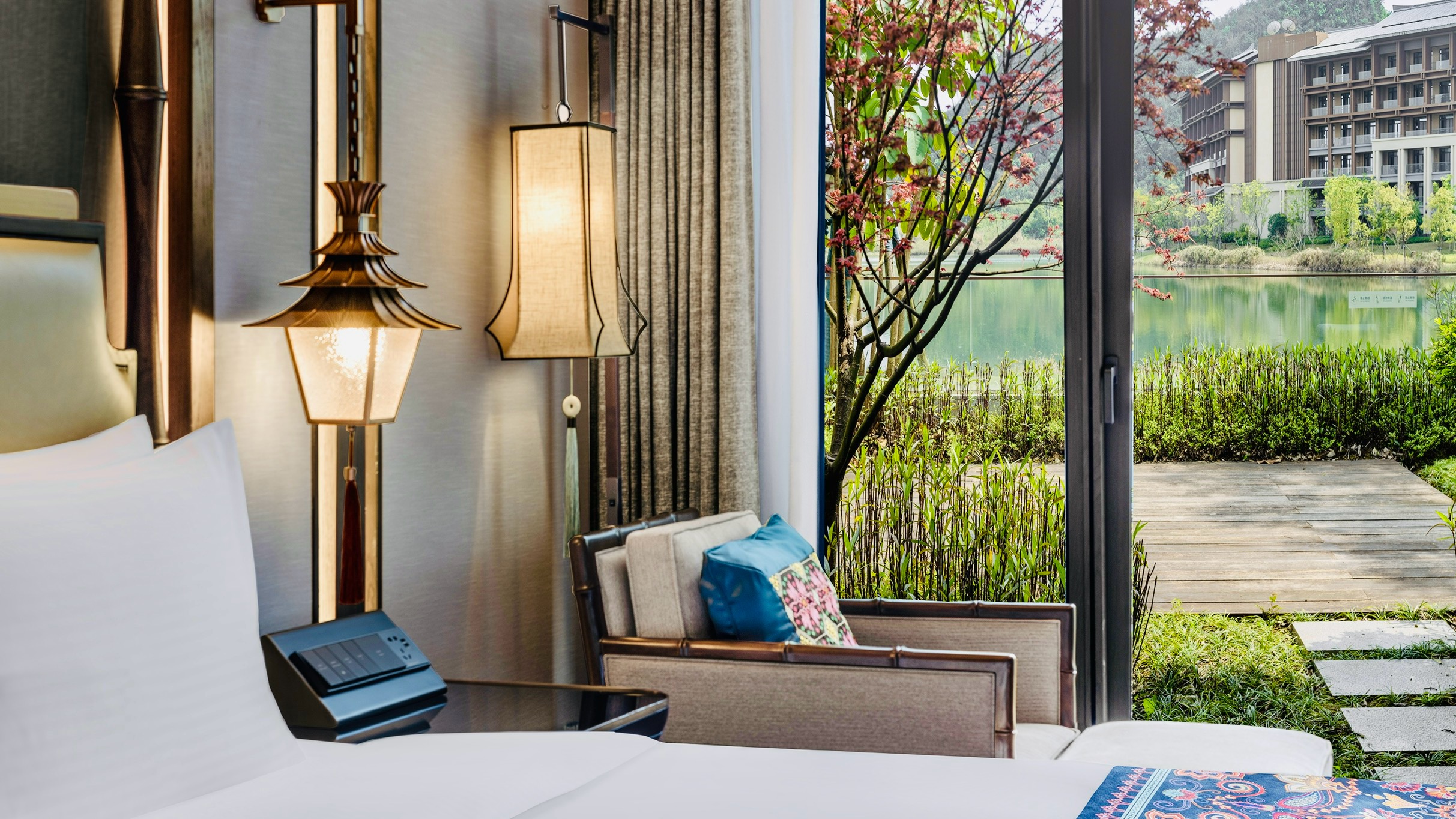 湖景庭院露台双床单卧别墅