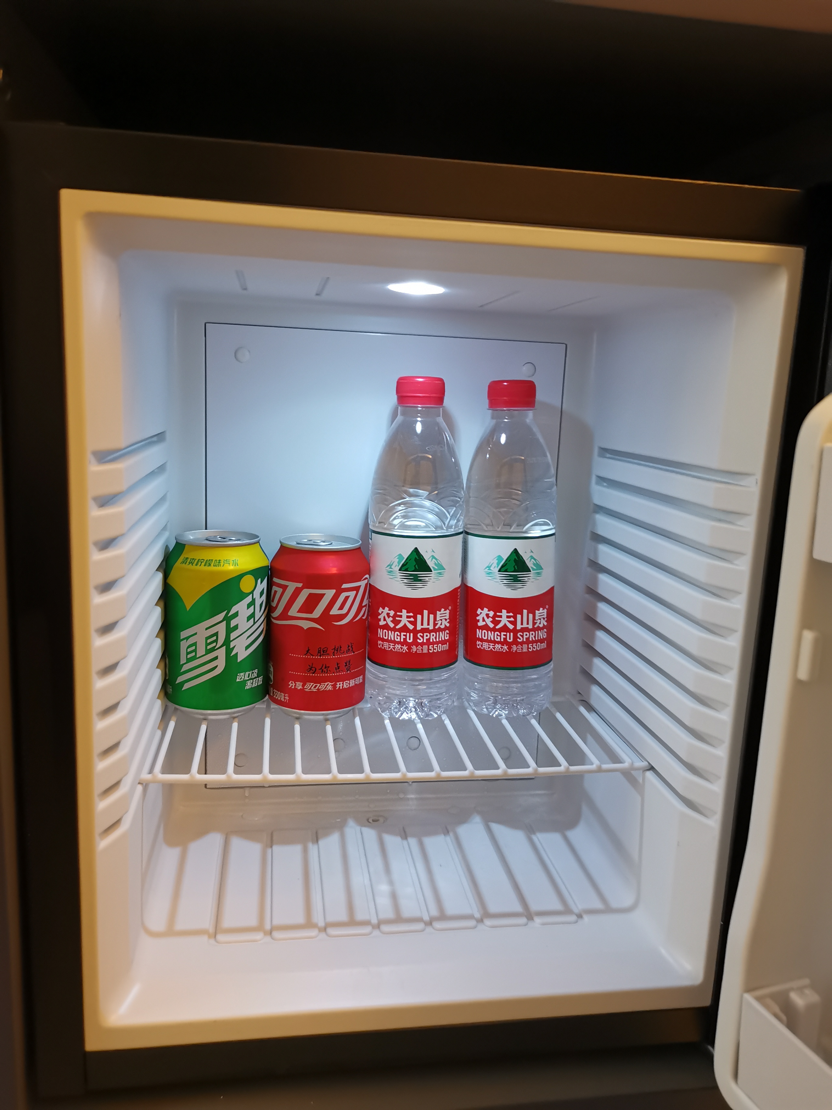 家庭亲子特大床房（金可儿睡眠床垫+全屋智能+小冰箱）