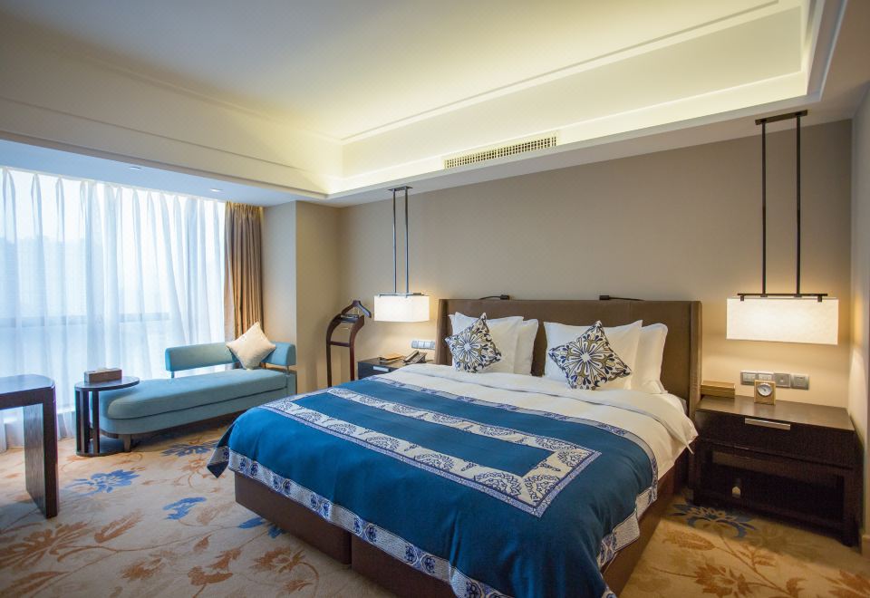 Gloria Grand Hotel JishouNo-smoking Lake View King