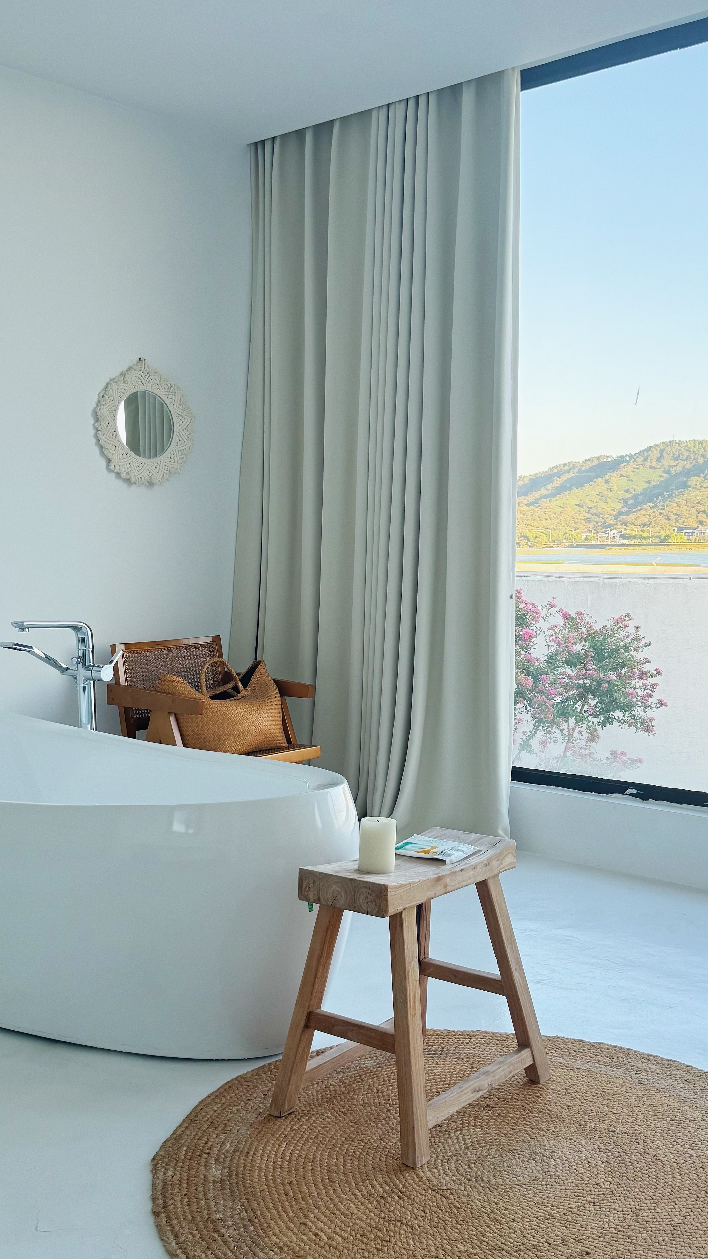 高级湖景套房202（落日.浴缸赏湖中央空调）