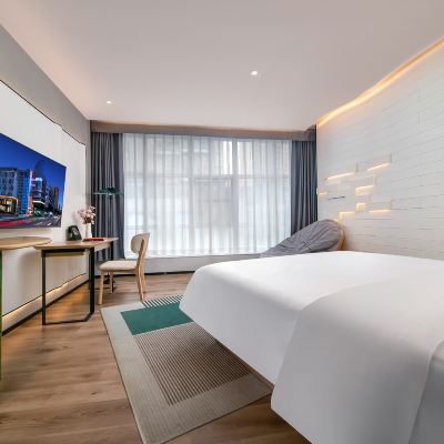 臻享現代浴缸套房 皇御軒酒店（深圳會展中心福民地鐵站店）優惠