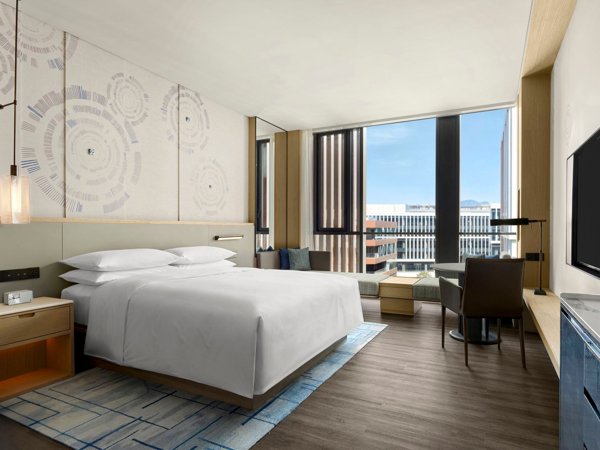 Deluxe Queen Room