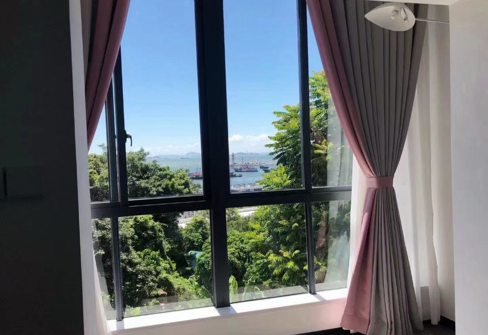 Lanchao Huajianshe Homestay (Zhuhai Guishan Island)Sea Of Clouds Light Luxury Seaview Honeymoon Suite