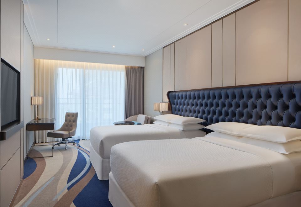 Four Points by Sheraton DanangDeluxe Twin, Partial Ocean View, Balcony, Bathtub