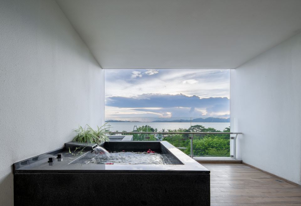 溫泉海景豪華套房（MINI吧+天然乳膠枕+私湯）