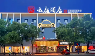 Yunting Hotel (Bayannur Linhe District Victoria Mall) Hotel di 