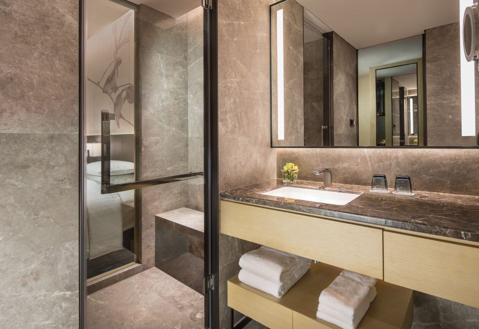 Courtyard by Marriott Shanghai HongqiaoPremier King Room