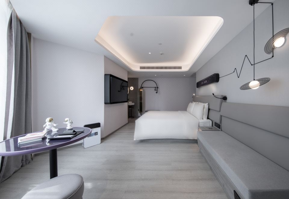 行政城景大床房