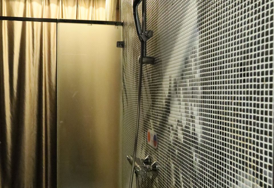 世博園景--商務雙床房