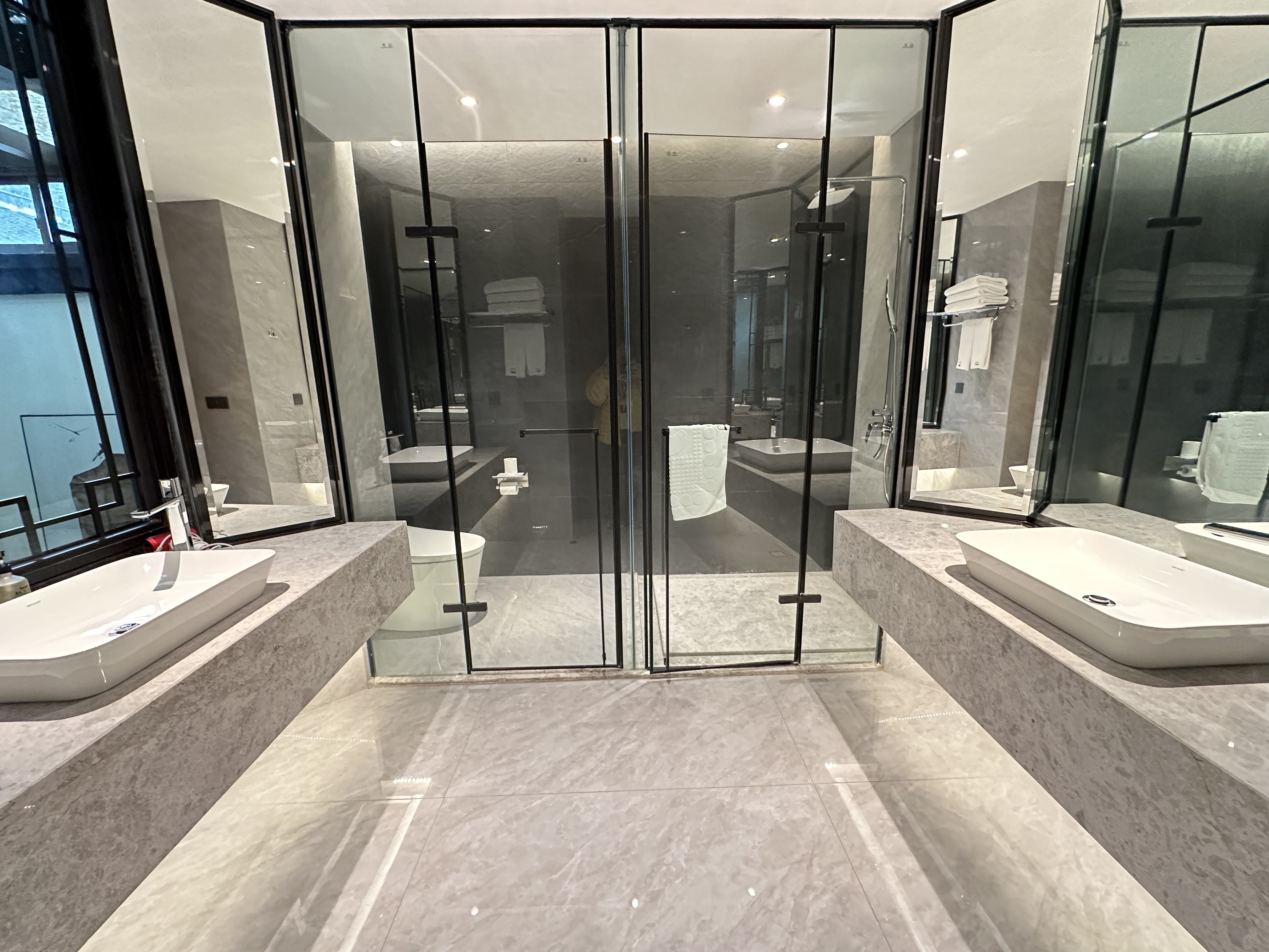 全景三房三衞·月沼轻奢合院