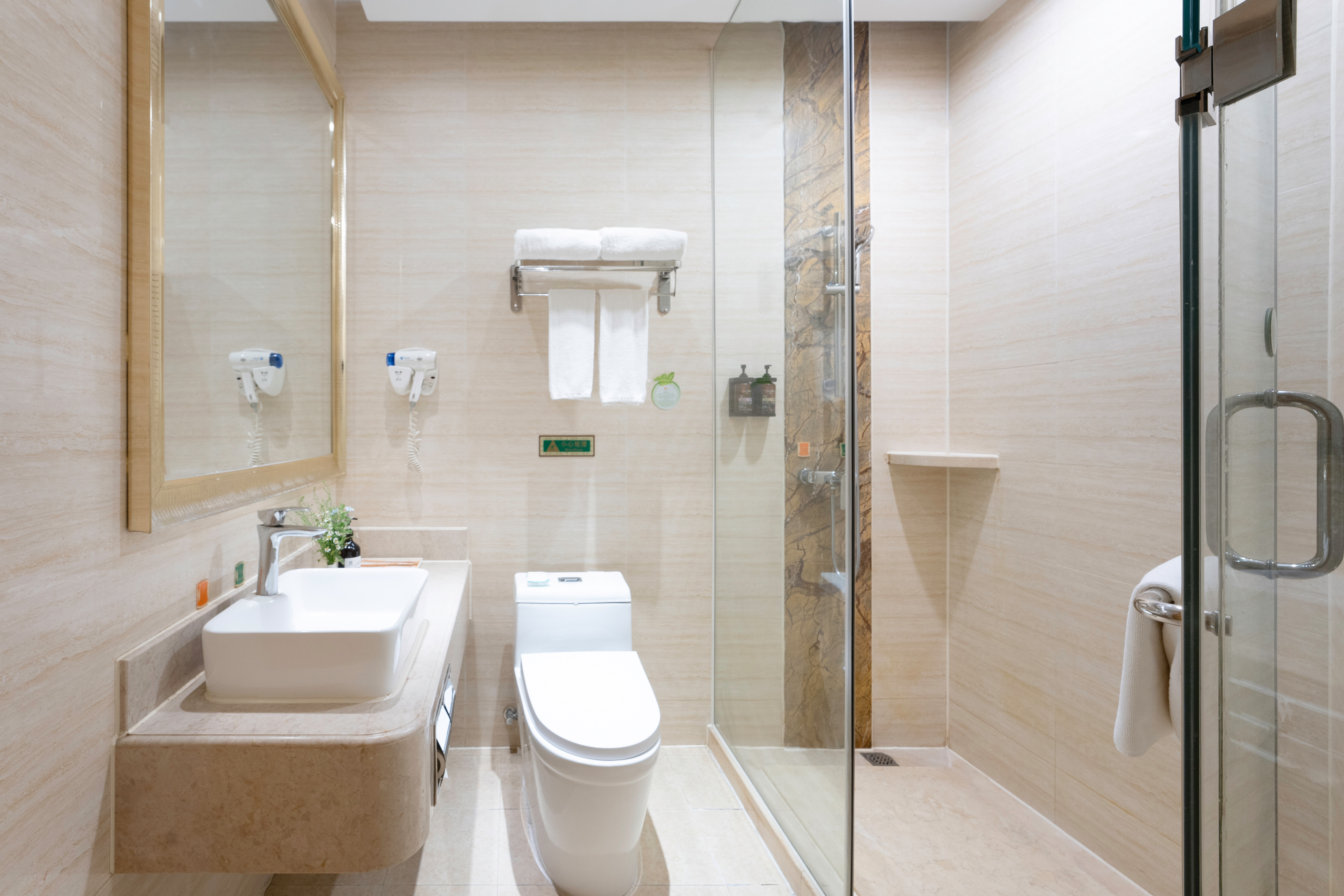 豪华大床房（清晨采光丨城景）