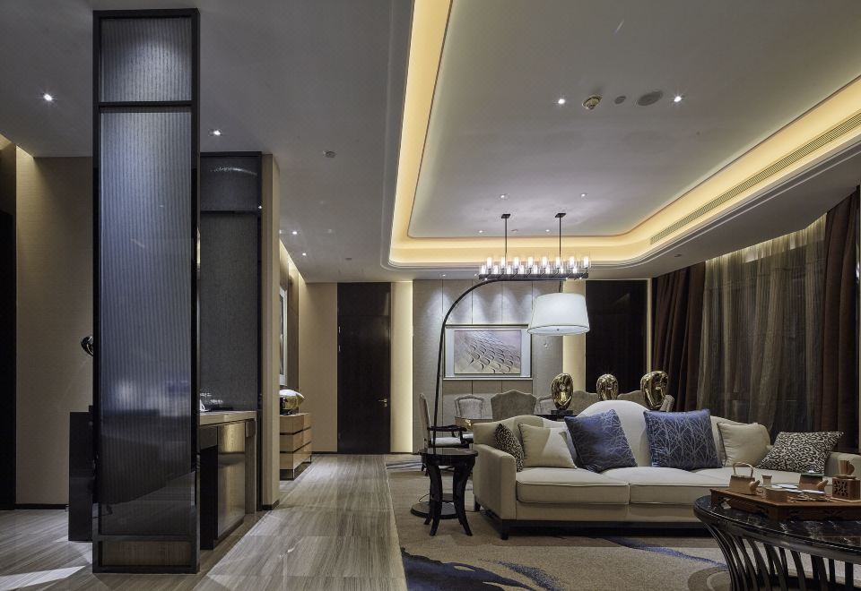 董事套房（跑步機、智能馬桶、獨立客廳、衣帽間）