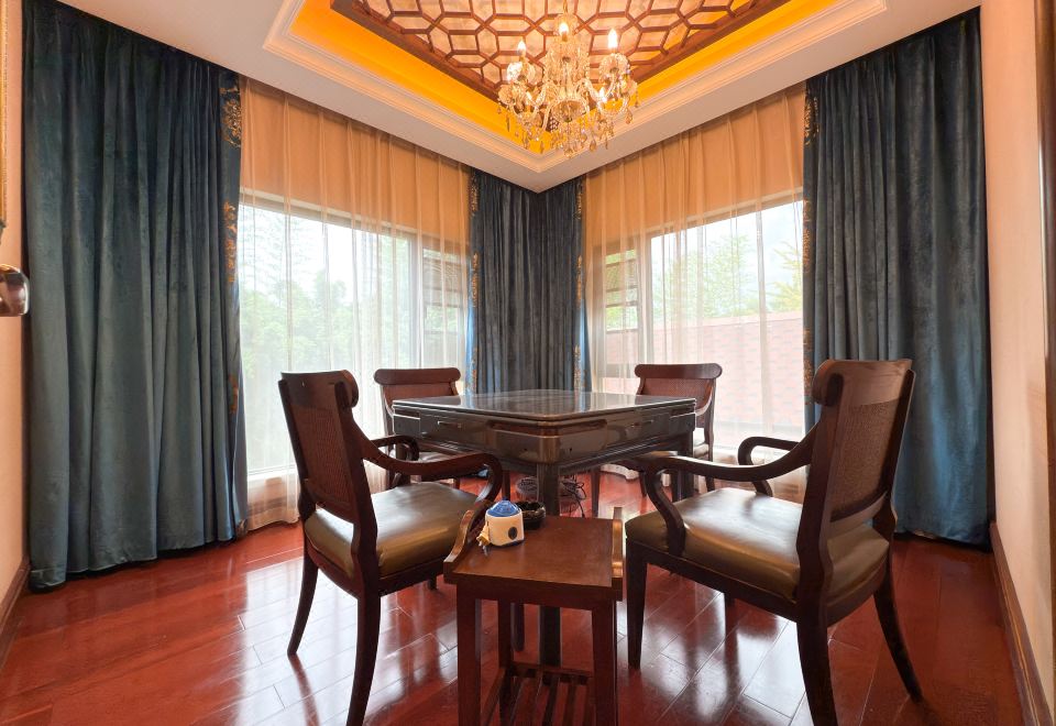 独栋泳池四卧别墅