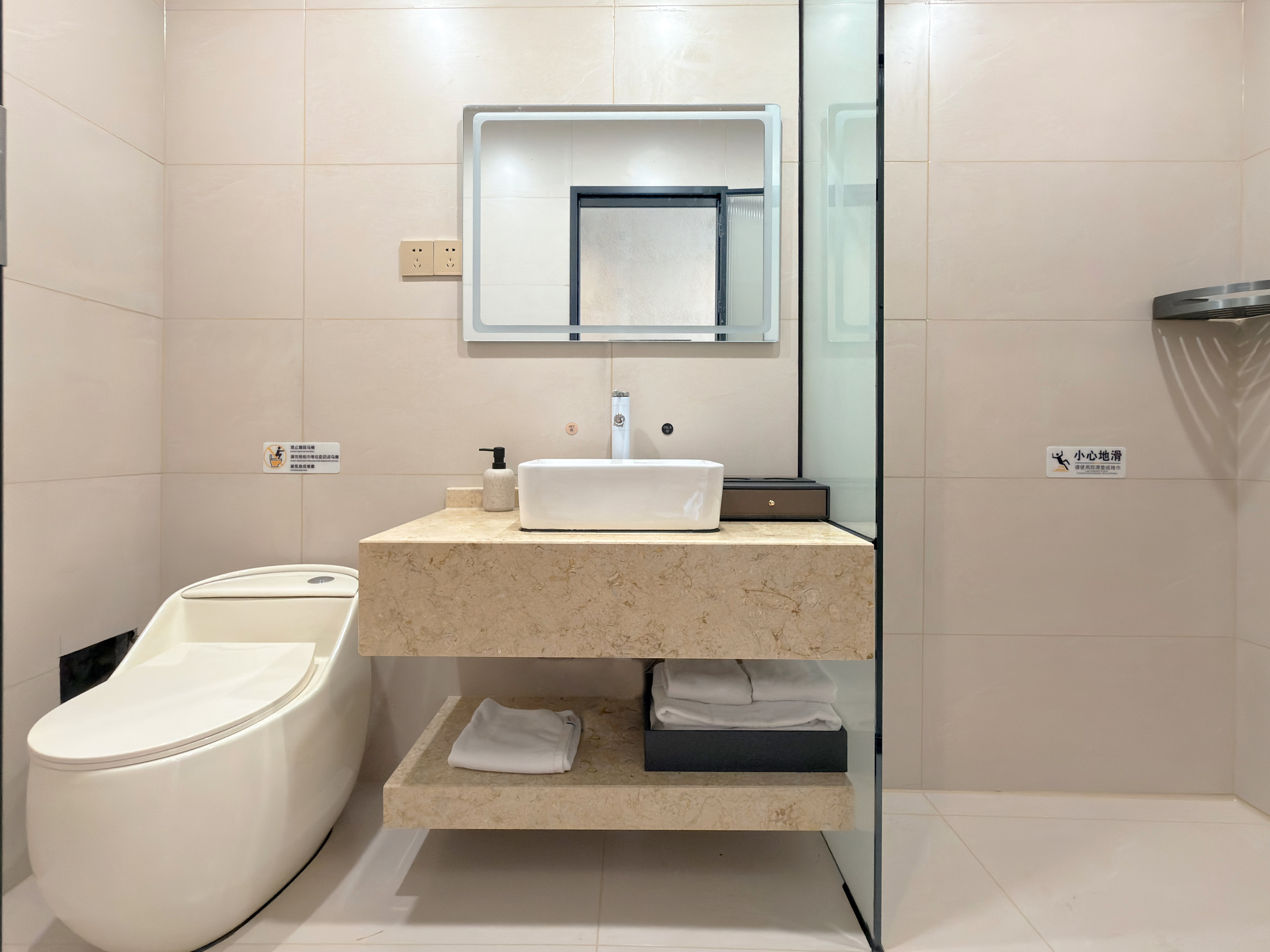 观海-侧海景大窗舒适大床房