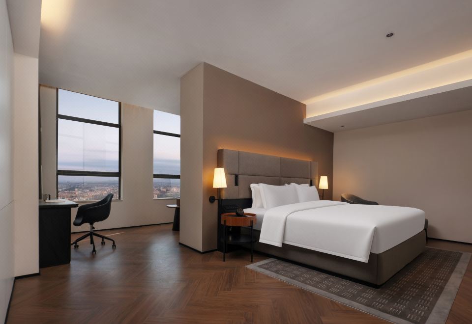 Deluxe Executive Suite (Double Bed) (Living Room, Air Conditioner)
