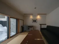 Otaru Retreat by Onko Chishin
