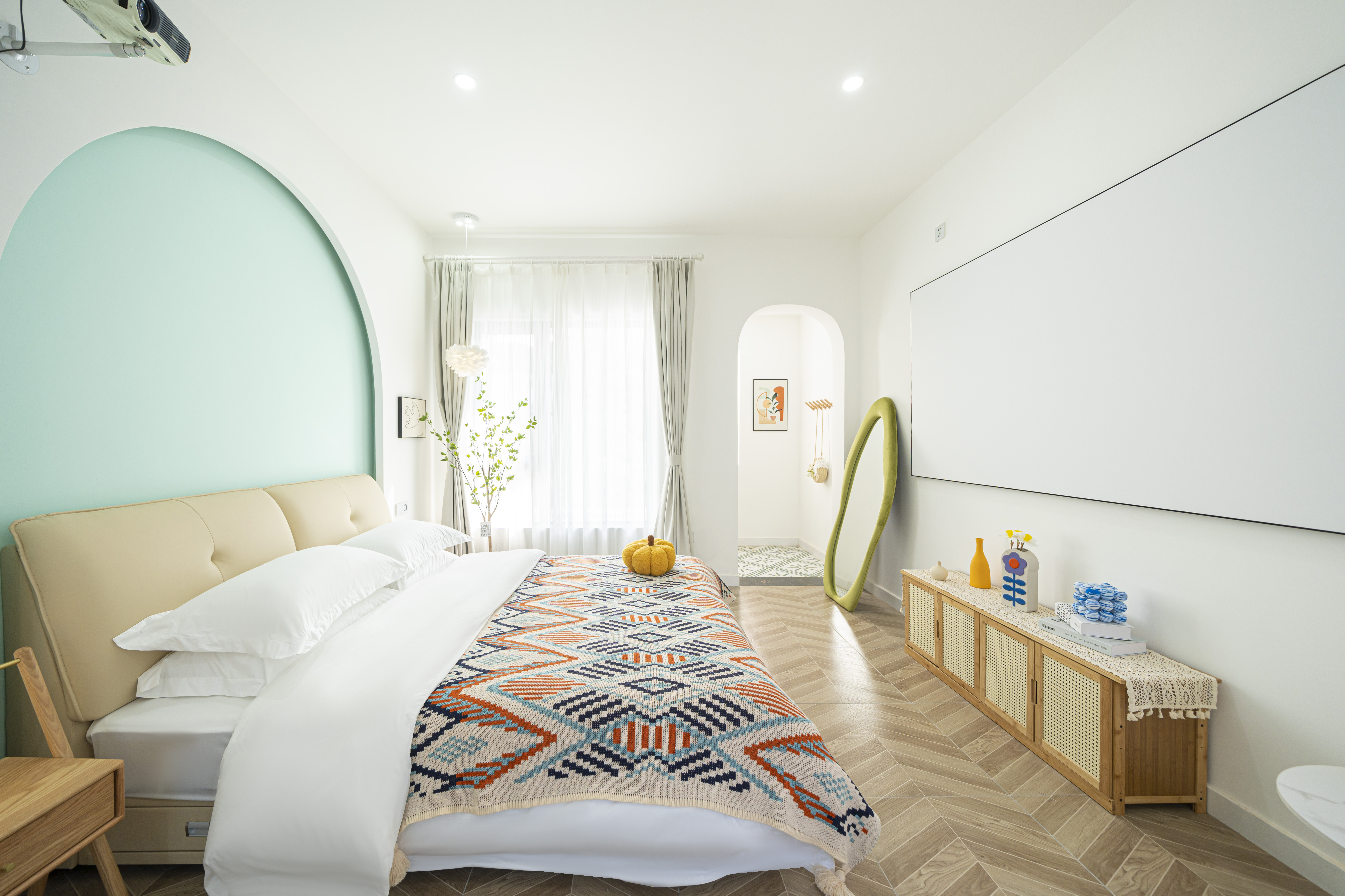 雅致温馨投影大床房