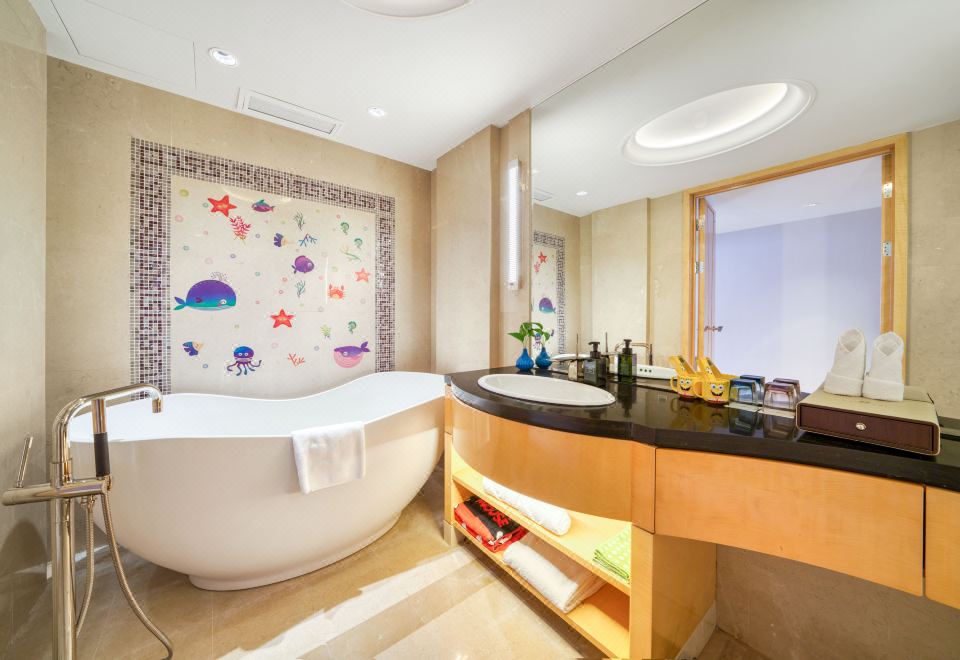 Family-friendly Queen Room
