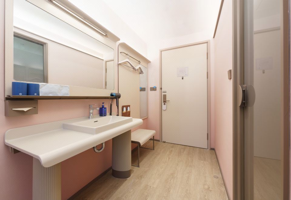 商务大床房（书桌+手机投屏）