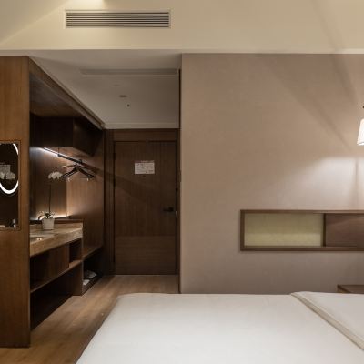 芝蘭大床房（原木定製茶桌+足浴木桶+茶水吧） 成都澗山堂飯店（寬窄巷子店）優惠