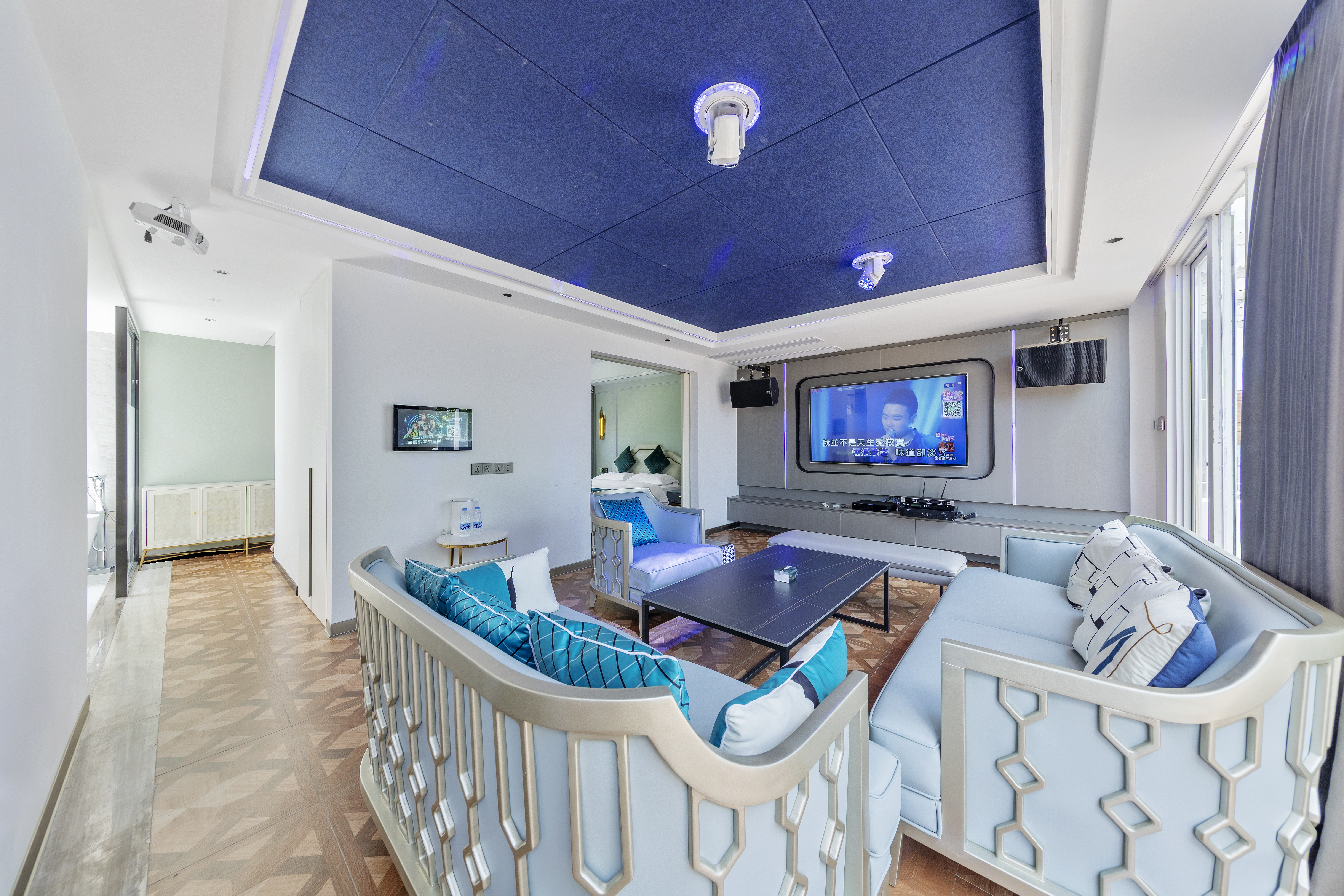 KTV音影觀海.露臺海景親子套房