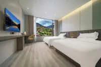 Yayue Hotel (Ganzi Batang Taoyuan Road)