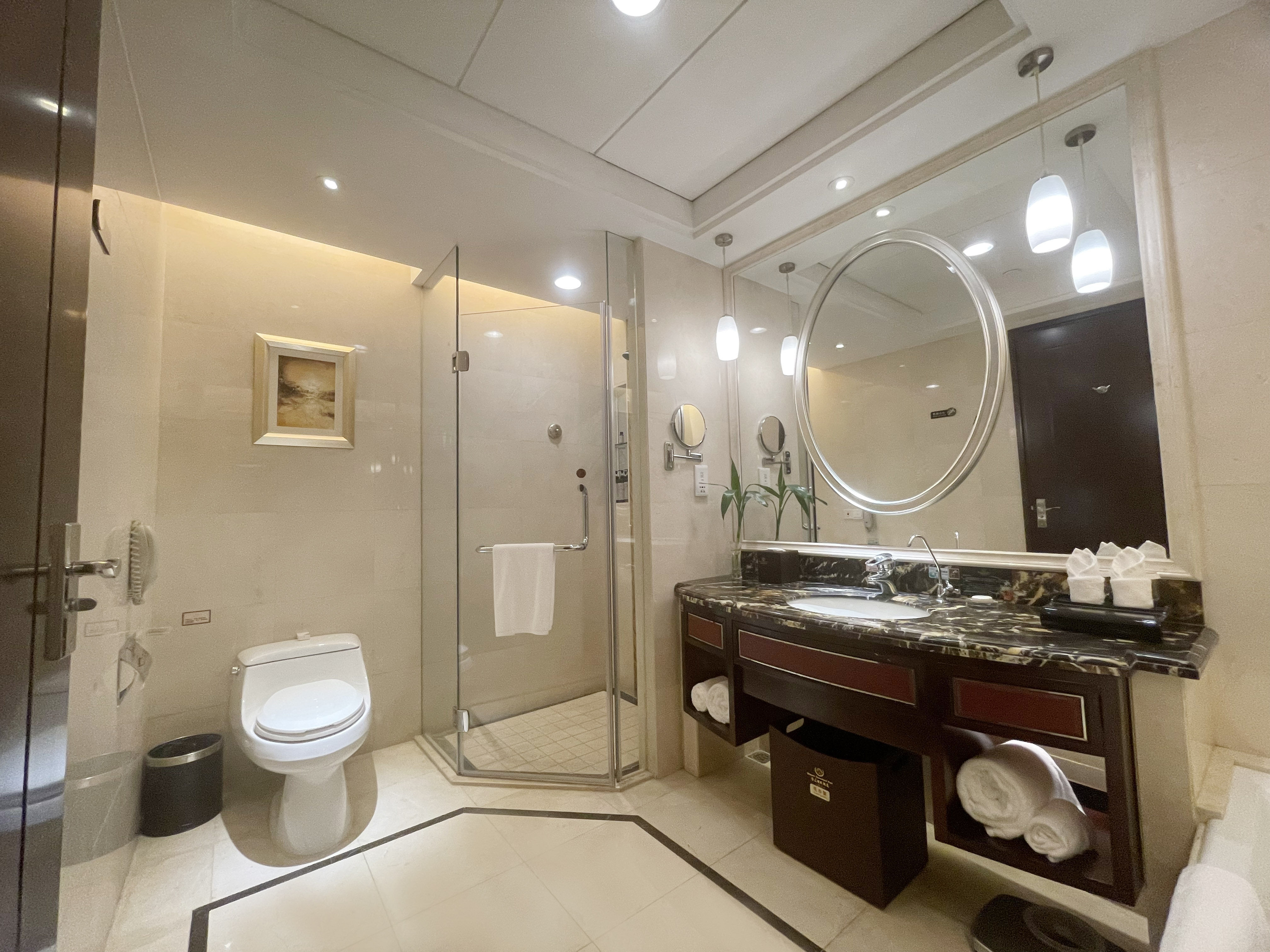 江景商务套房（带沙发、浴缸）