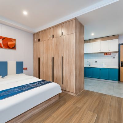 豪華大床房（獨立空調） 芸汐飯店（青島膠東國際機場）優惠