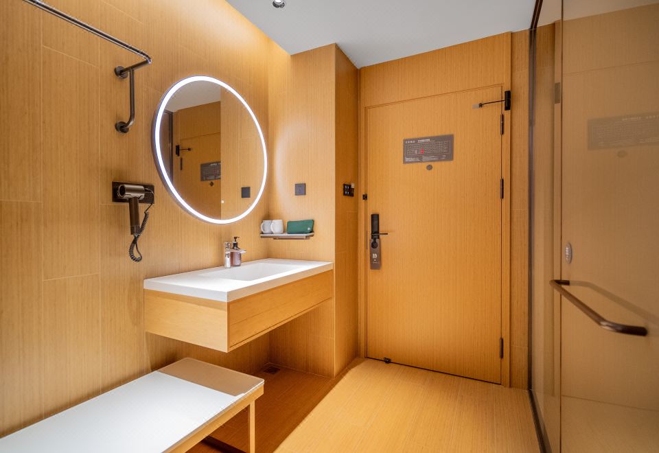 高级大床房【舒适采光|金可儿床垫|拾趣茶具】