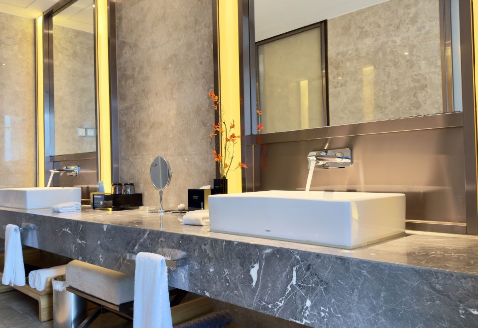 家庭亲子?豪华三人房|小童乐园|小童护栏|小童洗护