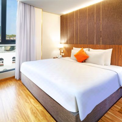 Premier With Window - Free Minibar