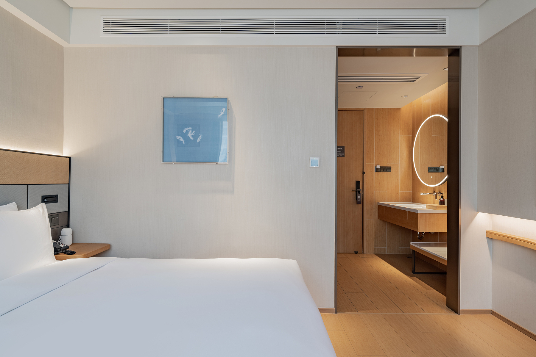 大床房（可投屏65寸电视+金可儿床垫+智能马桶）