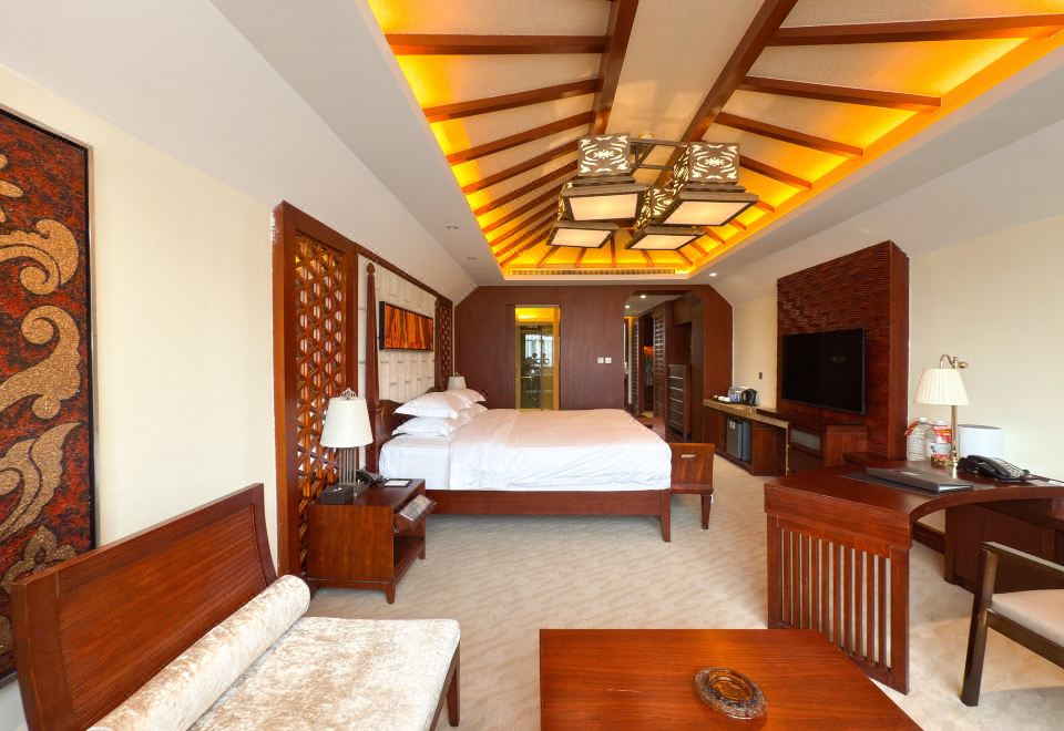 海丽号总统套房（温泉水+私人影音室+室外露天泡池+大浴缸+湿蒸房）