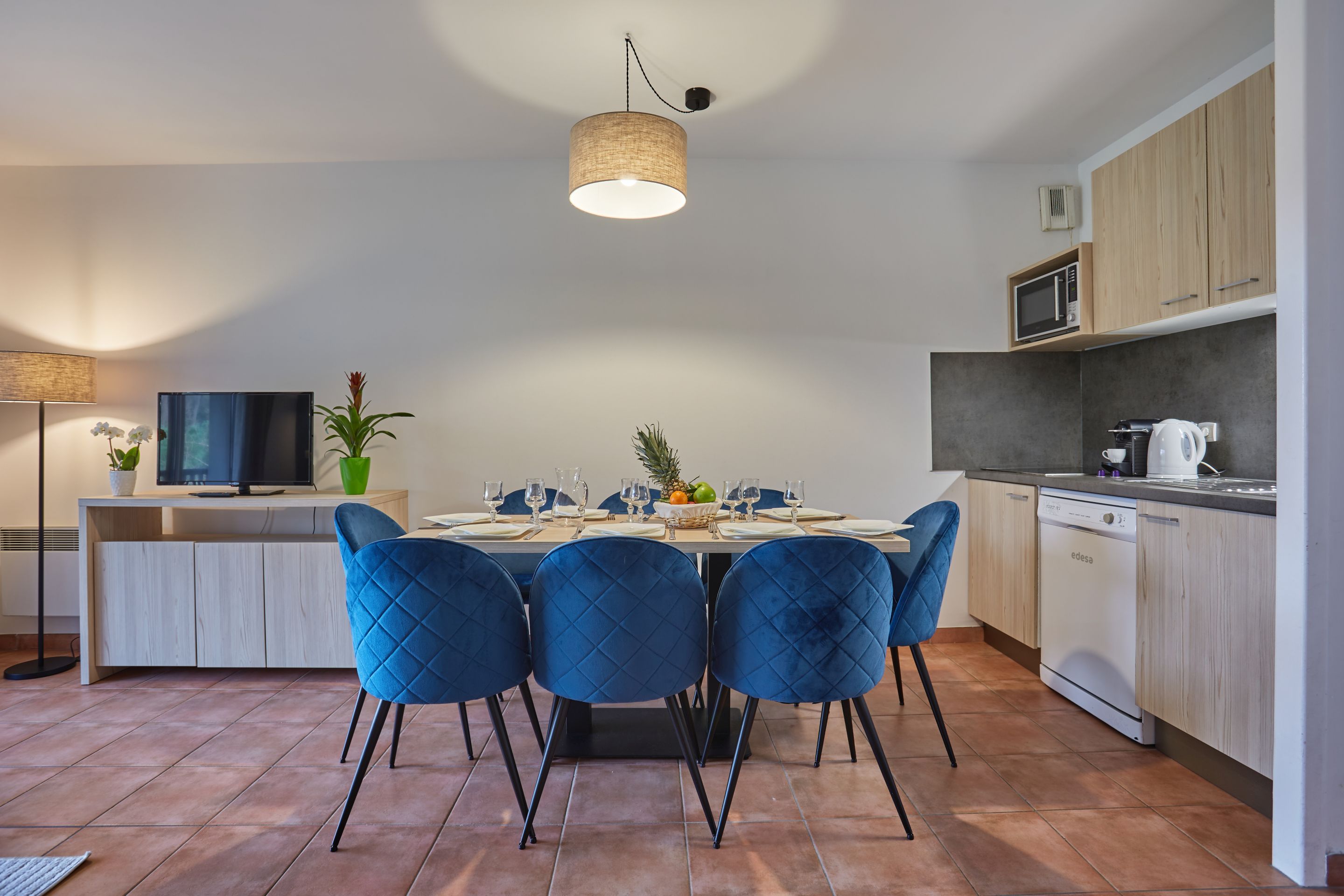 4房（8位客人）