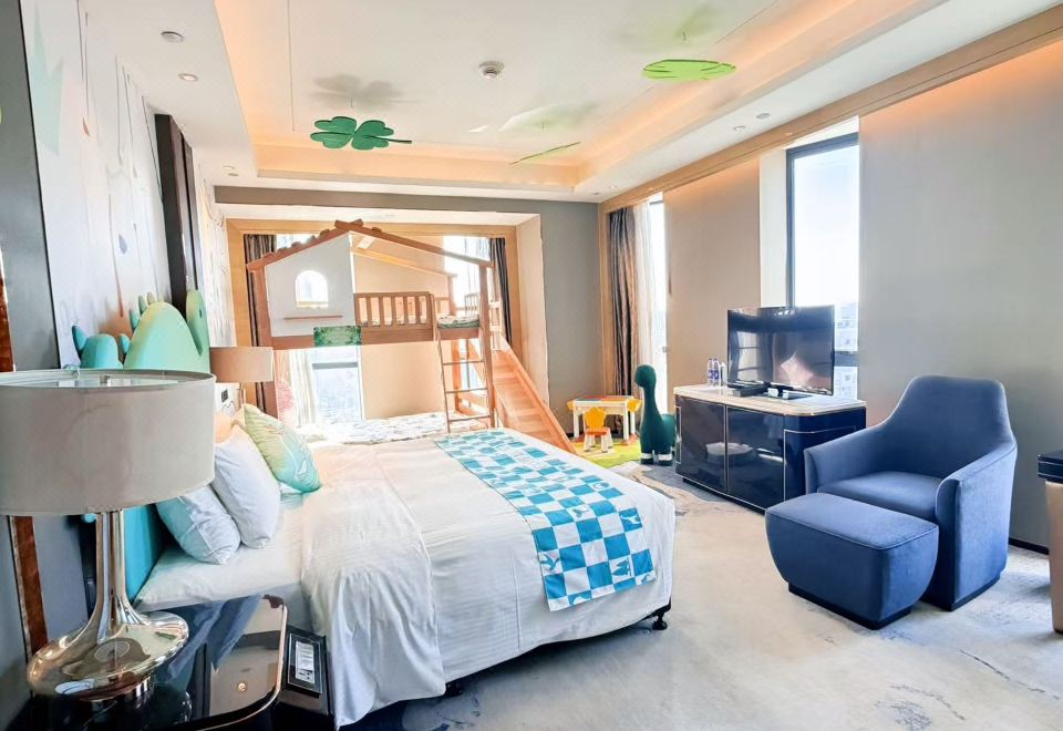 梦游XIAN境上下铺滑梯房