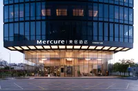 Mercure Shanghai Lujiazui Binjiang Center Hotels in 