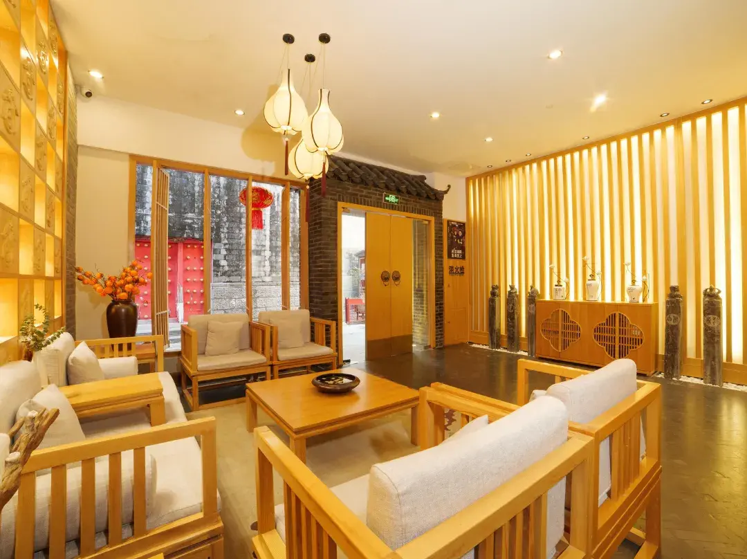 G Joyful · Meet Hotel - Kunming
