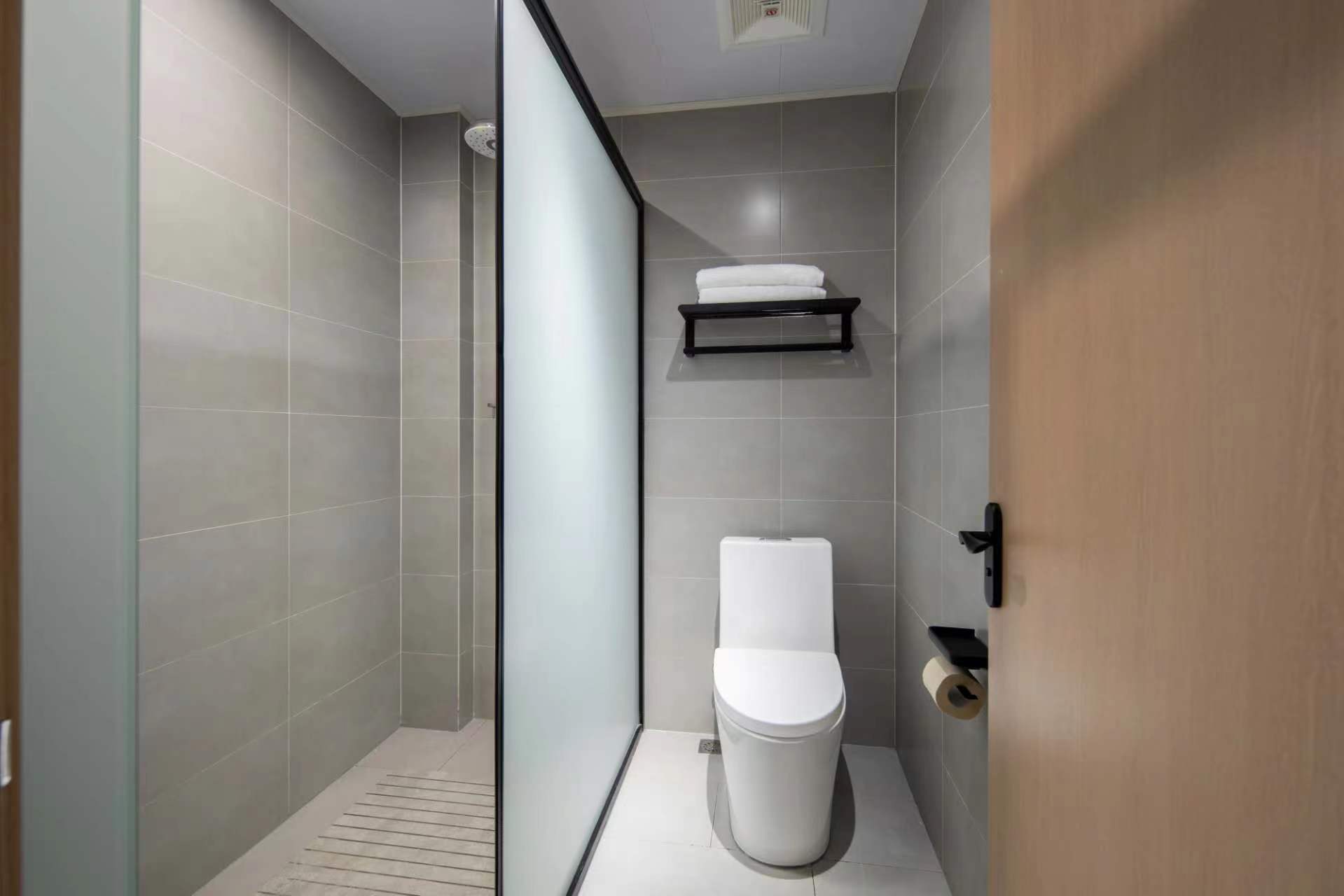 智能豪华套房（智能客控+零压梦百合床垫+独立客厅）