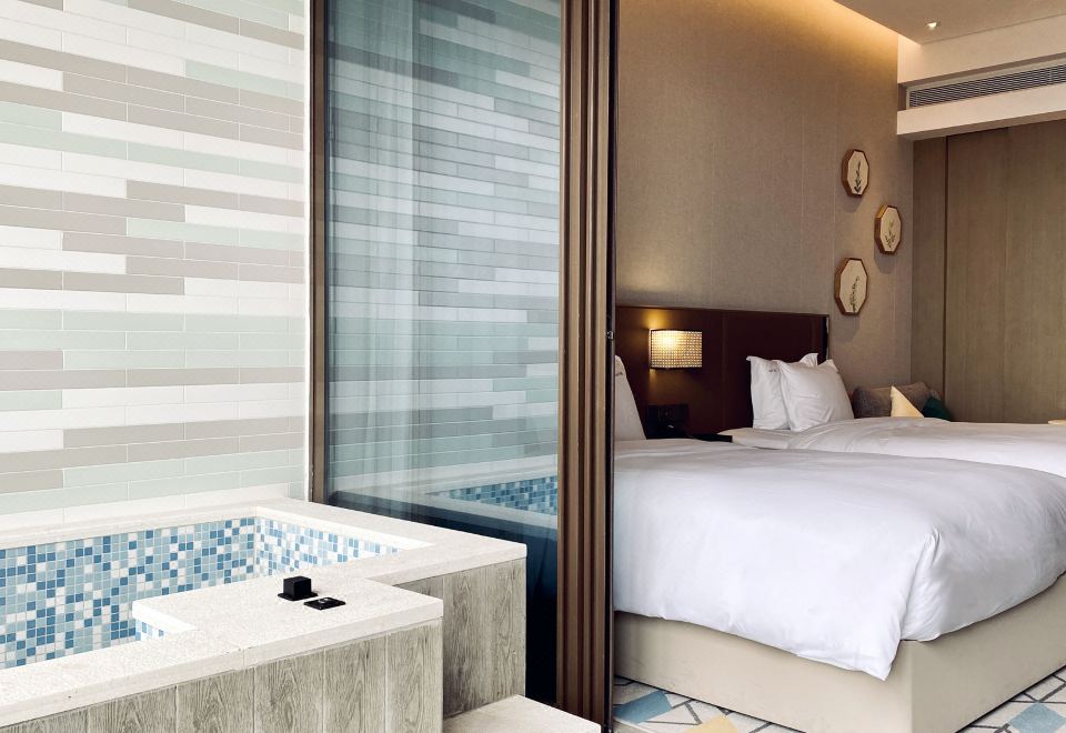 温泉高级湖景双床房