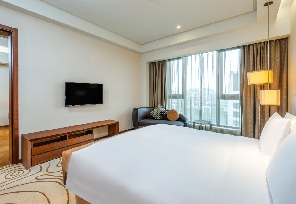 Holiday Inn Shanghai HongqiaoDeluxe Suite