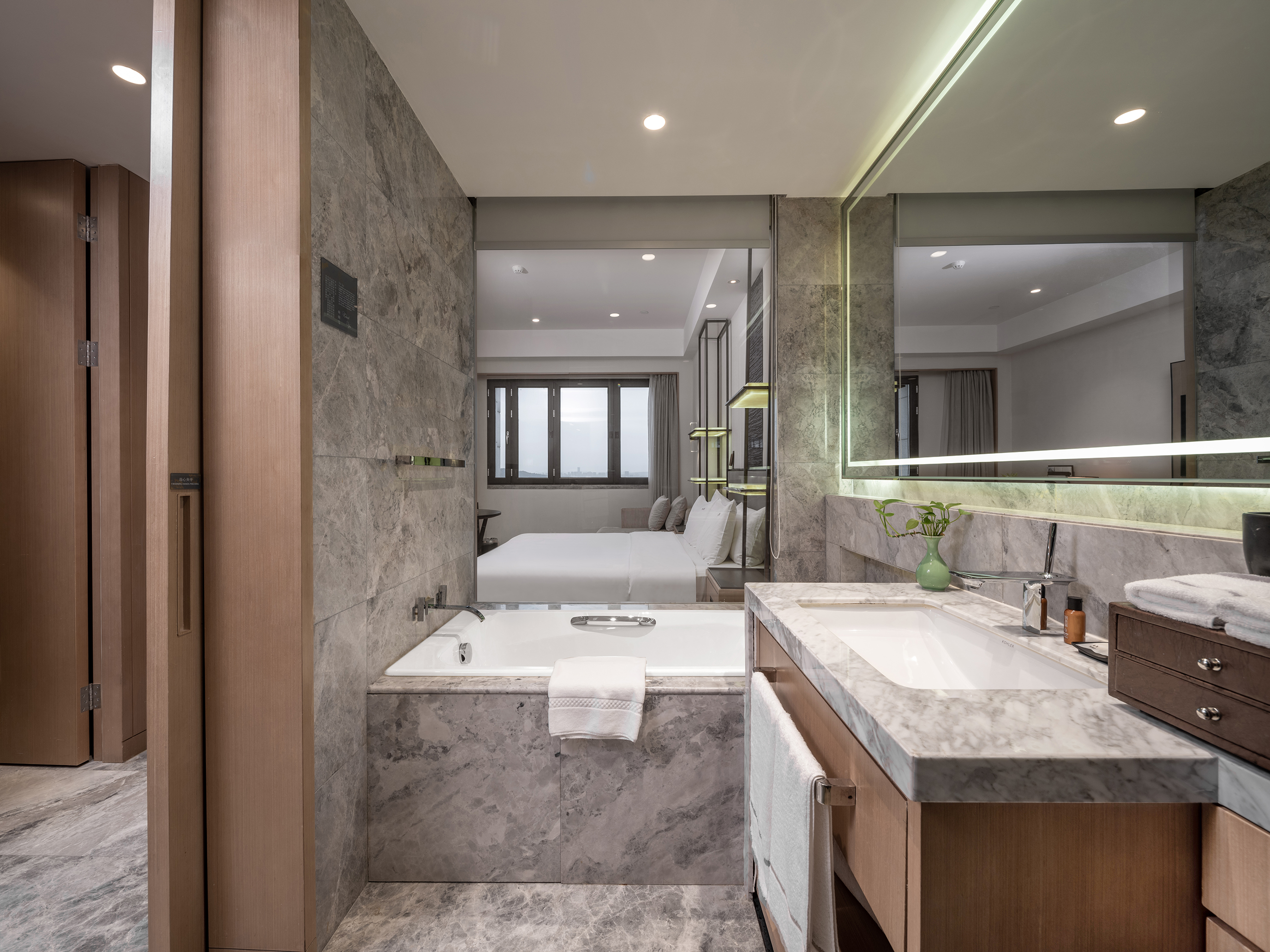 揽湖行政大床房