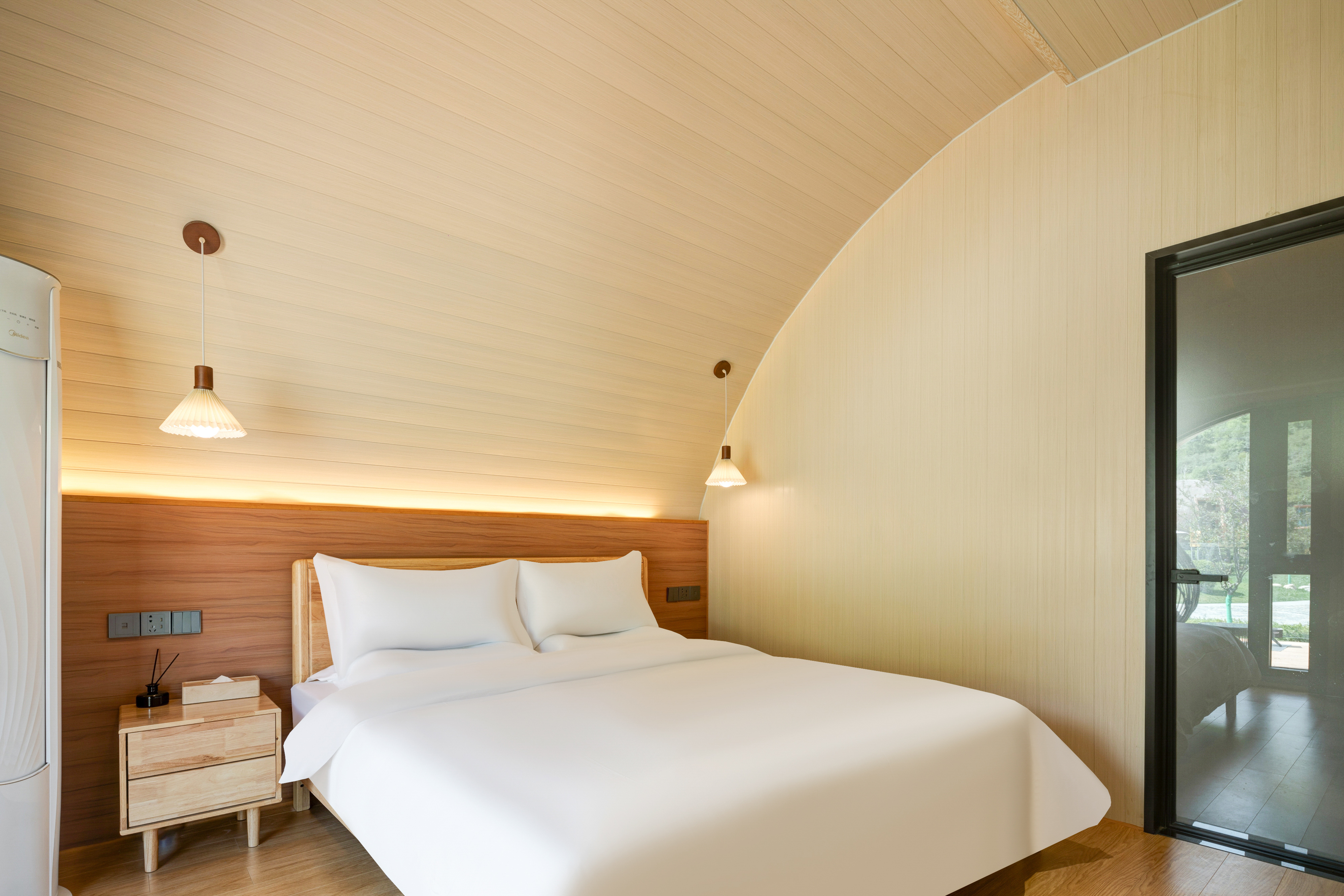 远山家庭大床房+小童玩具+智能系统