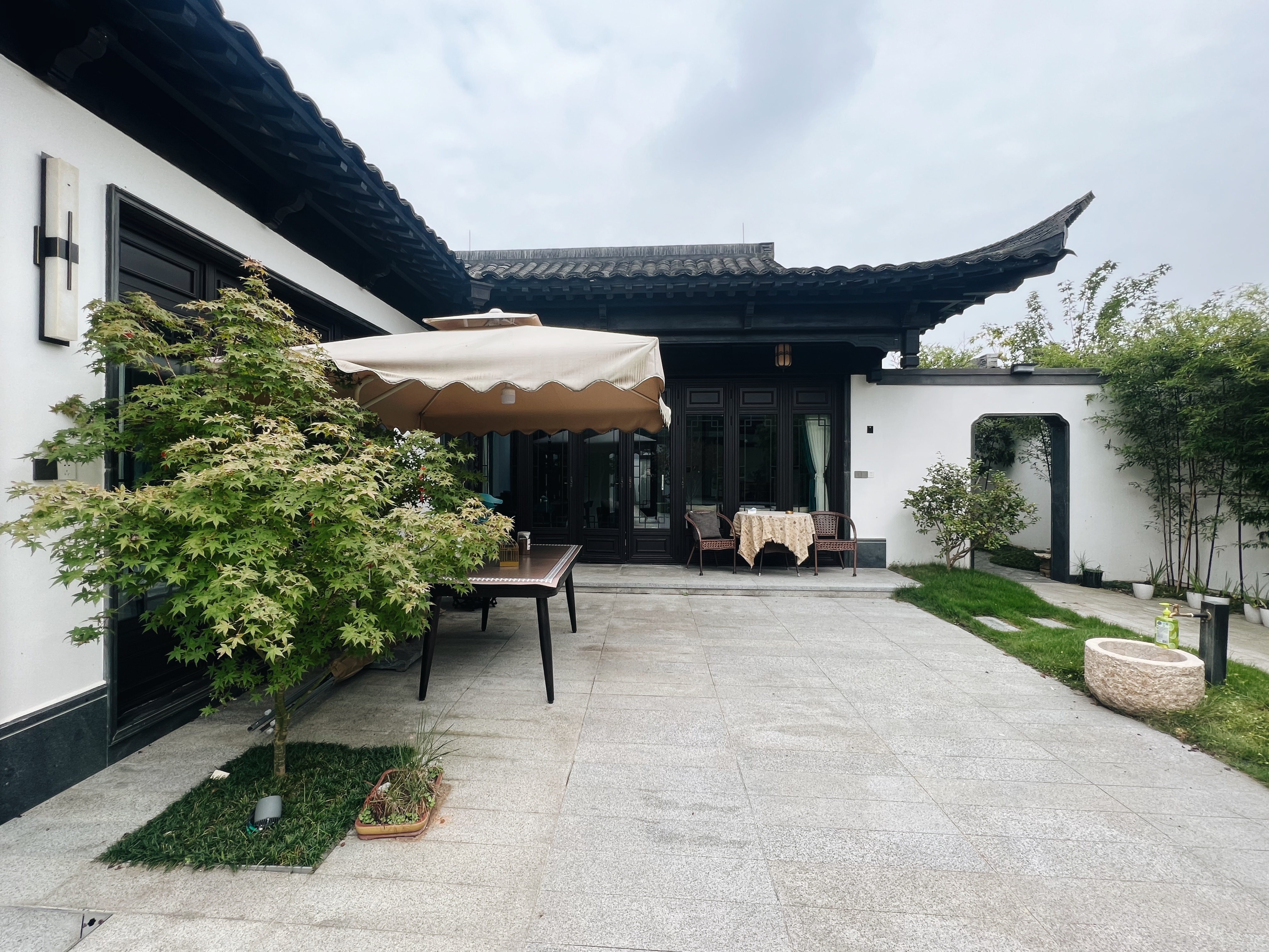 豪华四卧三衞影音花园别院